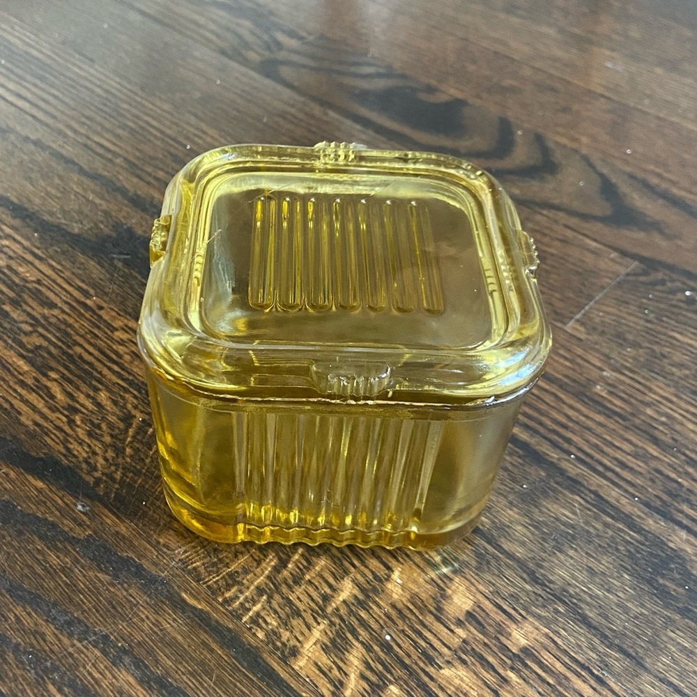 Vintage Federal Depression Glass Refrigerator Box Yellow - Picture 2 of 8